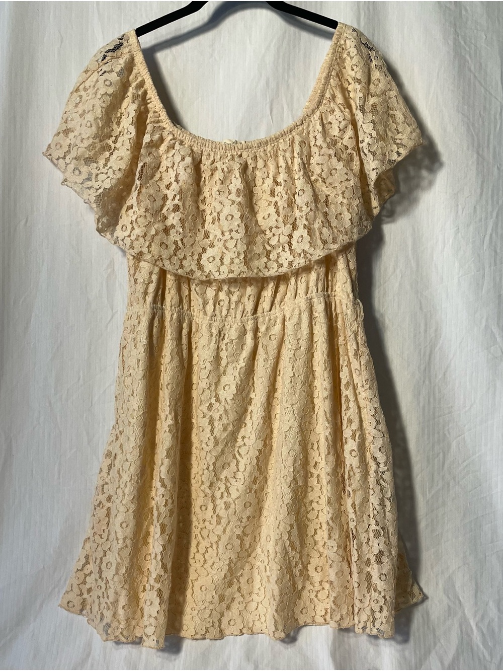 Lace Off-Shoulder Mini Dress in Cream/blush